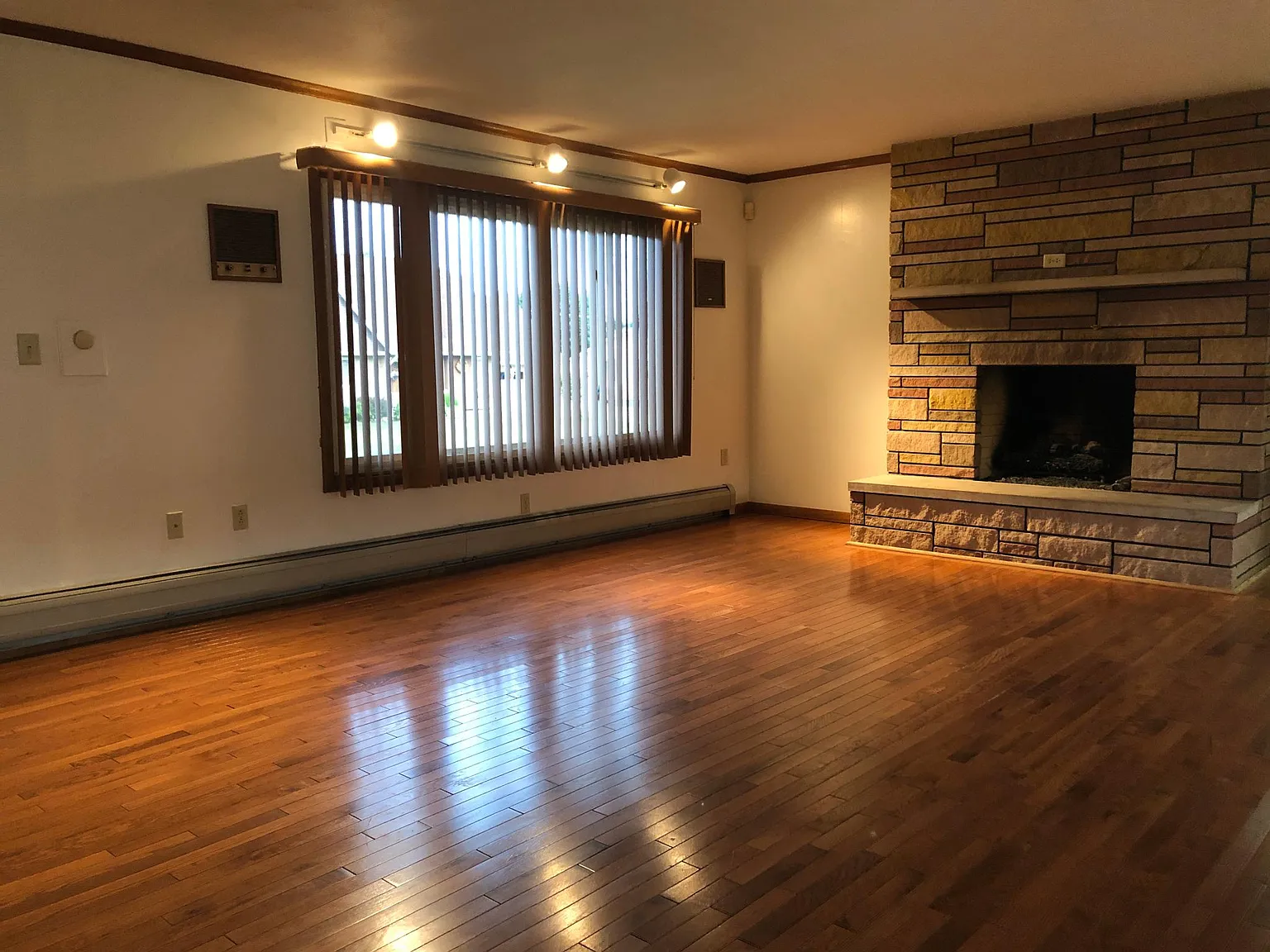 112 Perry St — Photo 3