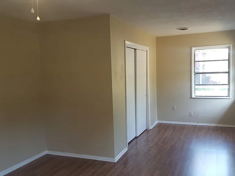 723 Sommer St NE — Photo 12
