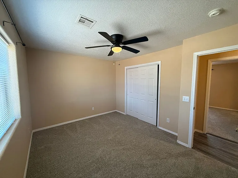 3468 Calumet Ave — Photo 6
