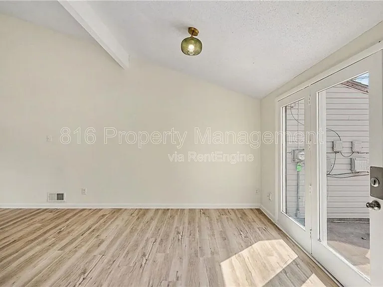 11220 College Ave #11218 — Photo 7