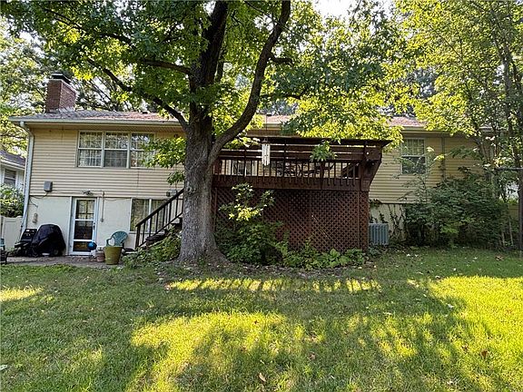 2nd image of 8819 Evanston Way