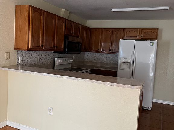 5th image of 774 Leopard Ct