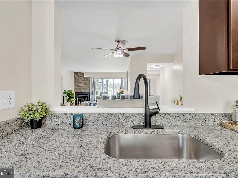 7036 Harbour Village Ct #T1 — Photo 14
