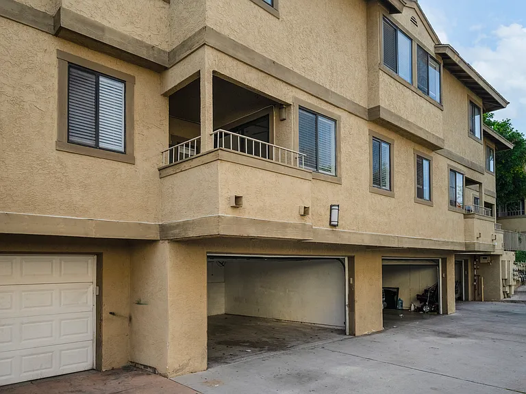 582 Arizona St — Photo 38