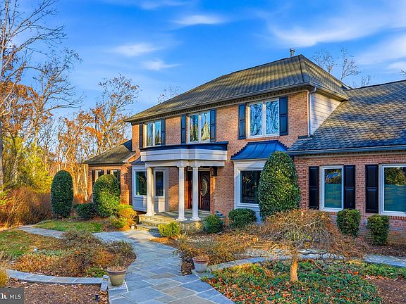 2nd image of 2007 Spring Branch Dr