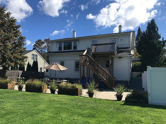 4th image of 118 Rollstone Ave
