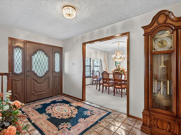 4th image of 3412 Jones Ct