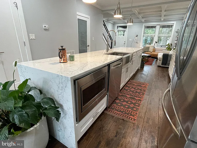 621 Longfellow St NW — Photo 4