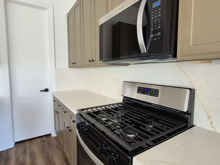 3003 Delano St — Photo 8