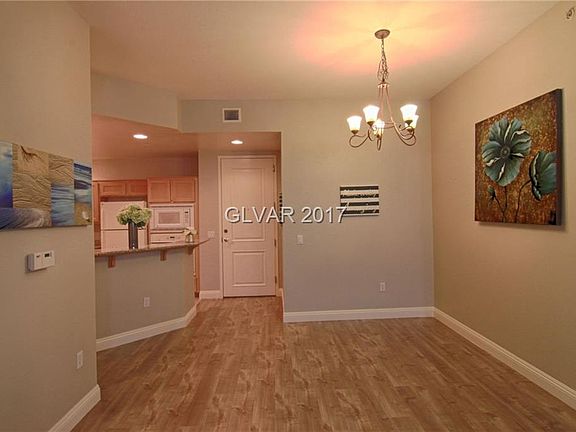 5th image of 19 E Agate Ave Unit 207
