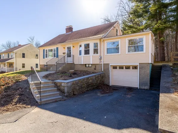 13 Winslow Ave, Leicester, MA 01524