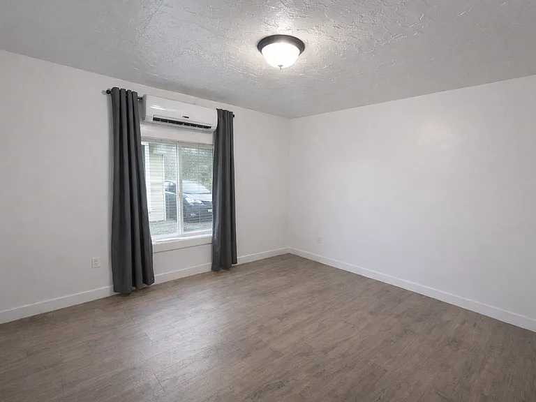 2708 N Depot St — Photo 9