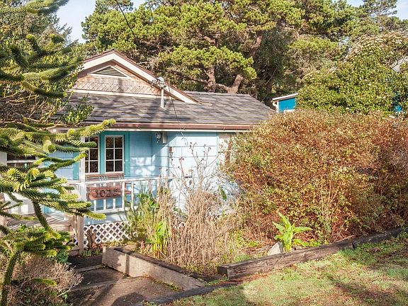 3rd image of 3025 SW Beach Ave