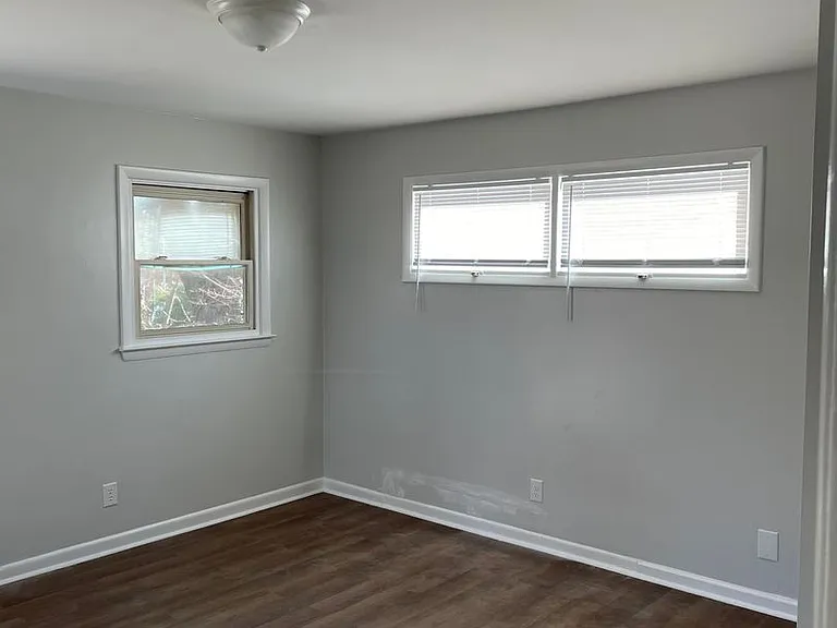 Chestnut Street Apartments — Photo 8