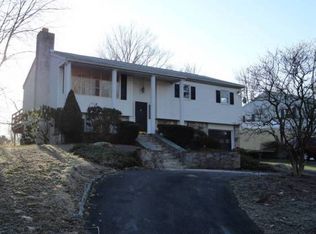 1410 N Valley Rd, Pottstown, PA 19464