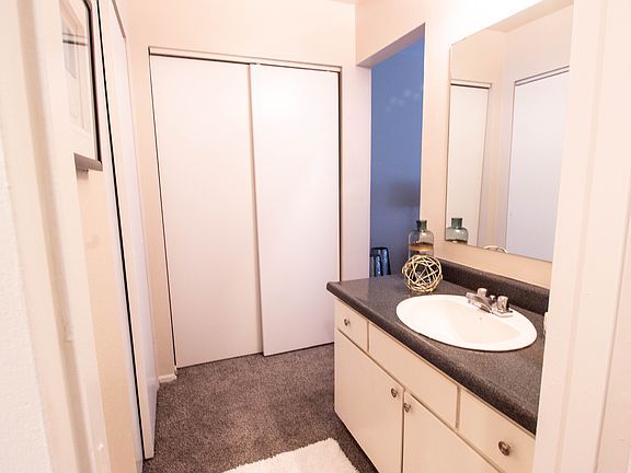 4th image of 5360 Zuni St #1B-1Ba-532Sqft