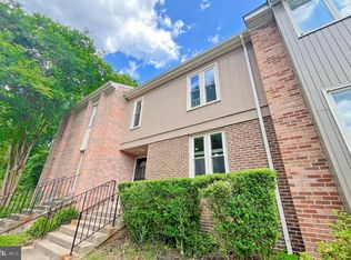 5035 Cliffhaven Dr, Annandale, VA 22003