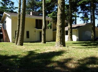 1937 Island View Rd, Oak Harbor, WA 98277