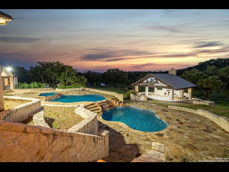 27481 Smithson Valley Rd — Photo 14