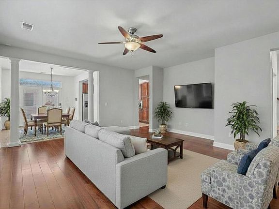 2nd image of 104 Pavilion St