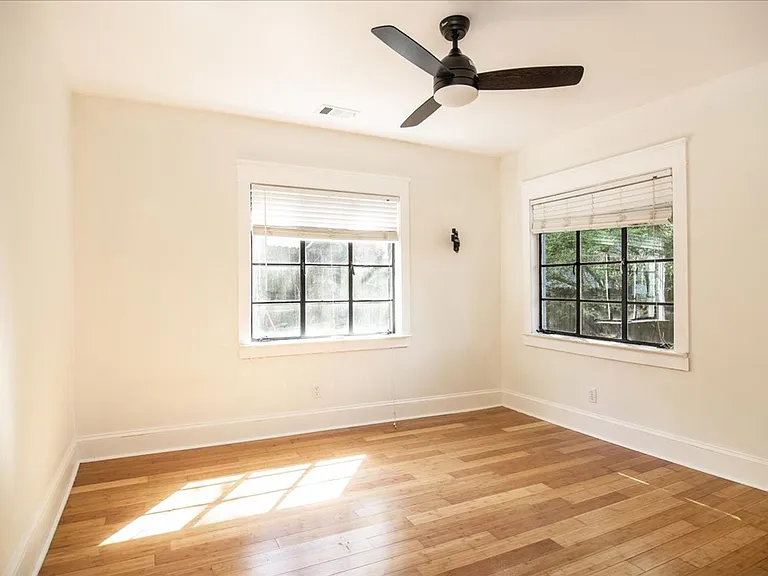 678 Vernon Ave SE — Photo 20