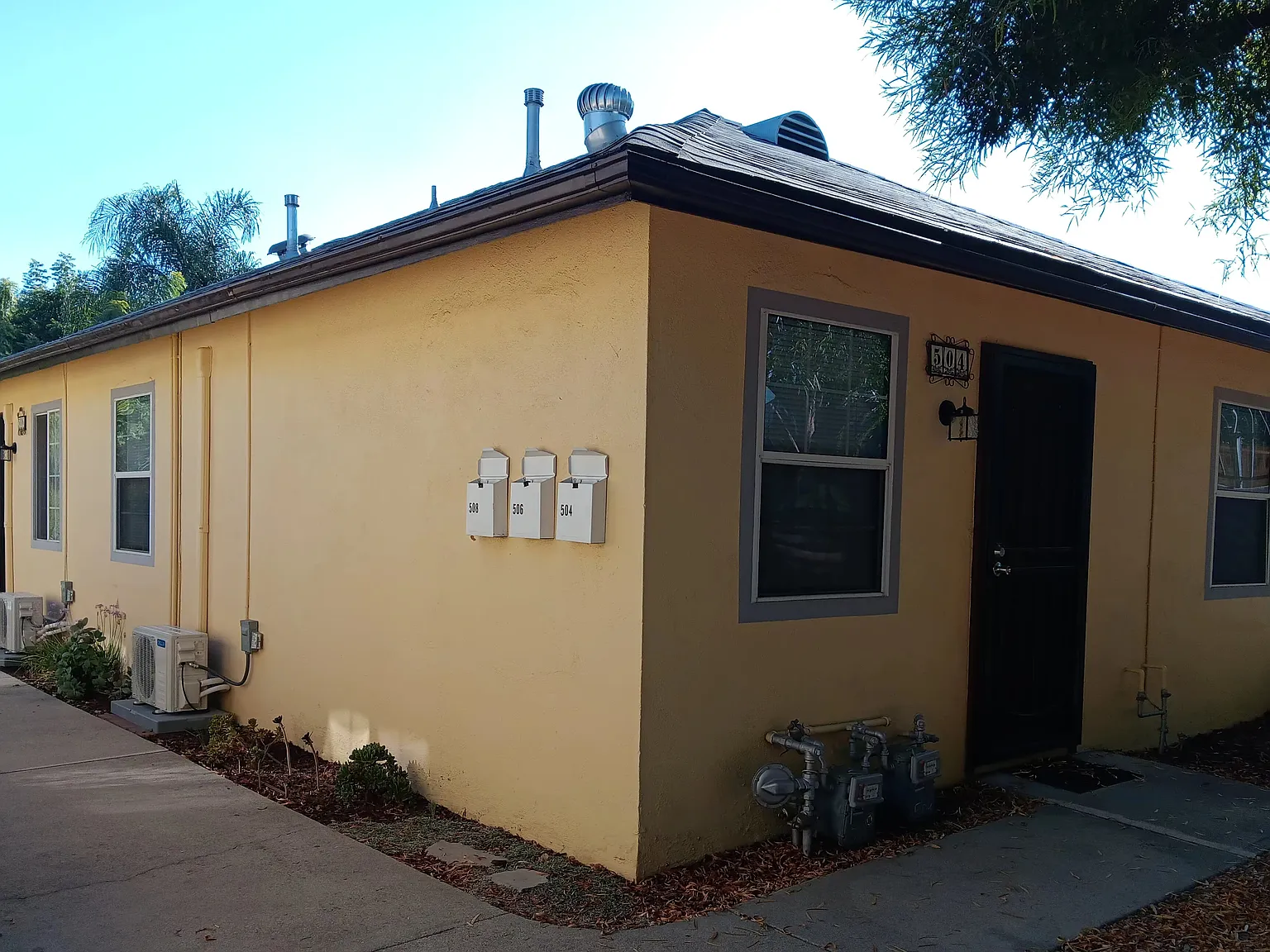 1 bed, 600 sqft, $2,300 — Photo 2