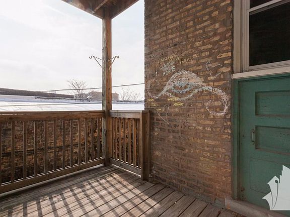 3rd image of 1763 W Sunnyside Ave #915