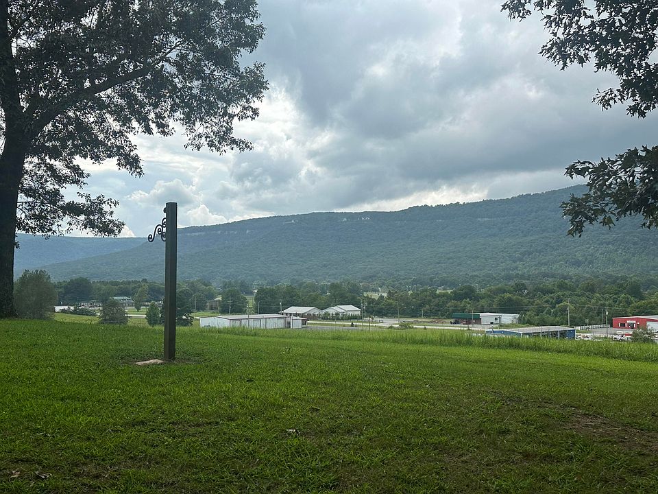 2nd image of 282 May Rd
