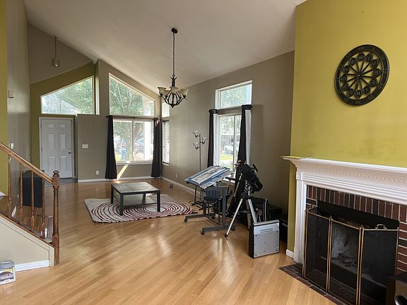 2nd image of 1745 Linden Park Ln