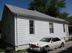 2nd image of 811 Pearl St