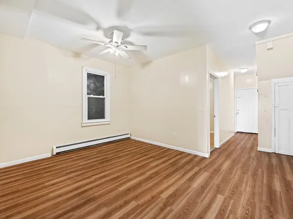 44 Court House Place image 10 of 18