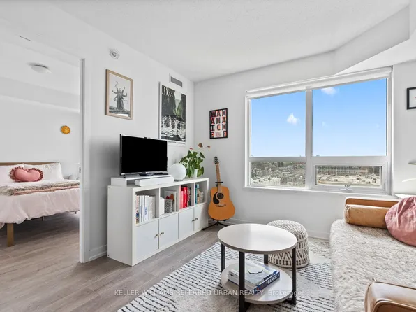 1420 Dupont St #811, Toronto, ON M6H 0C2