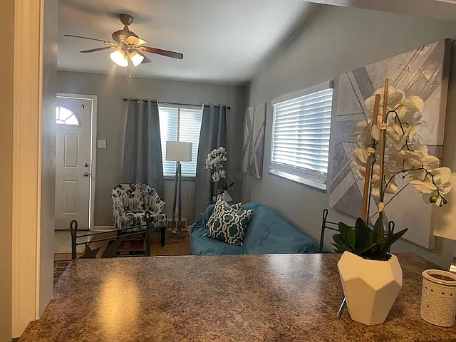 9356 Olive Blvd #C — Photo 5
