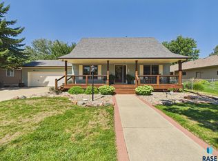704 Chestnut St, Harrisburg, SD 57032