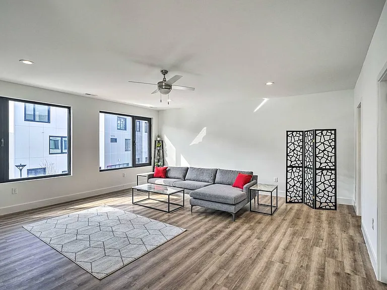 2nd floor living area