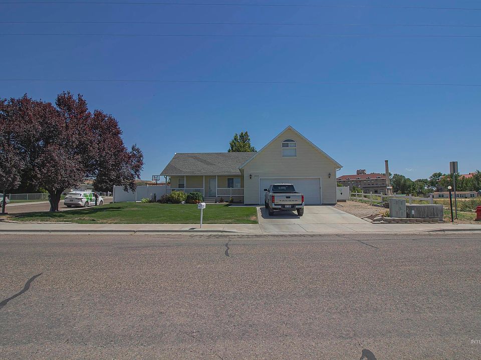 1st image of 2480 W 9th St