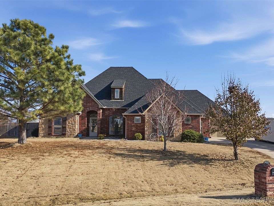 1st image of 22365 Riverwood Dr