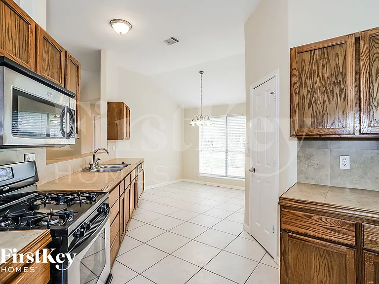 5334 Hazelgrove Dr — Photo 6