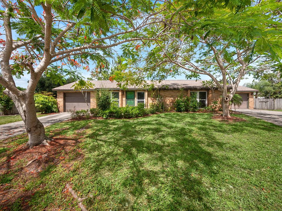 1st image of 226 NE Arwood Ct