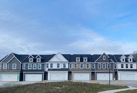 3rd image of 4245 Stratton Blvd SE #26