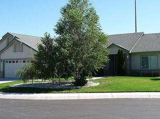 876 Longleaf Pl, Minden, NV 89423