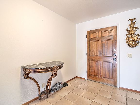 4th image of 1104 Nob Hill Ct