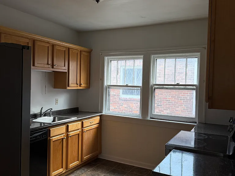97 Rand Ave — Photo 3