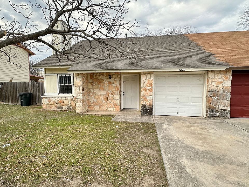 1st image of 1219 Royal Crest Dr
