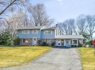 17505 Park Mill Dr, Rockville, MD 20855