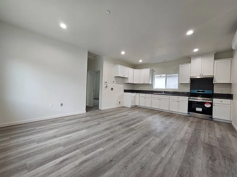 10812 E Klingerman St #3/4 — Photo 3