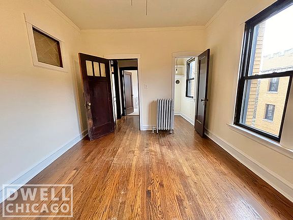 3rd image of 2414 N Sawyer Ave #2E