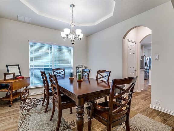 4th image of 5920 Humber Ln