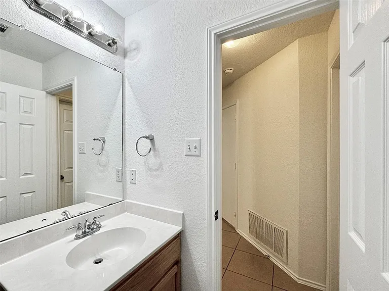 1015 Aiken Dr — Photo 34