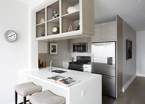 Rented by Extell Marketing Group LLC | media 16